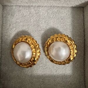 CHANEL Elegant Gold and Pearl Earrings